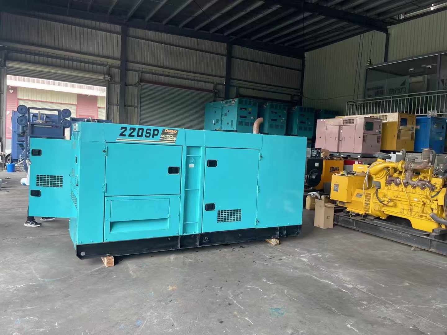 平泉800kW 柴油发电机的输出电流波动范围是多少？