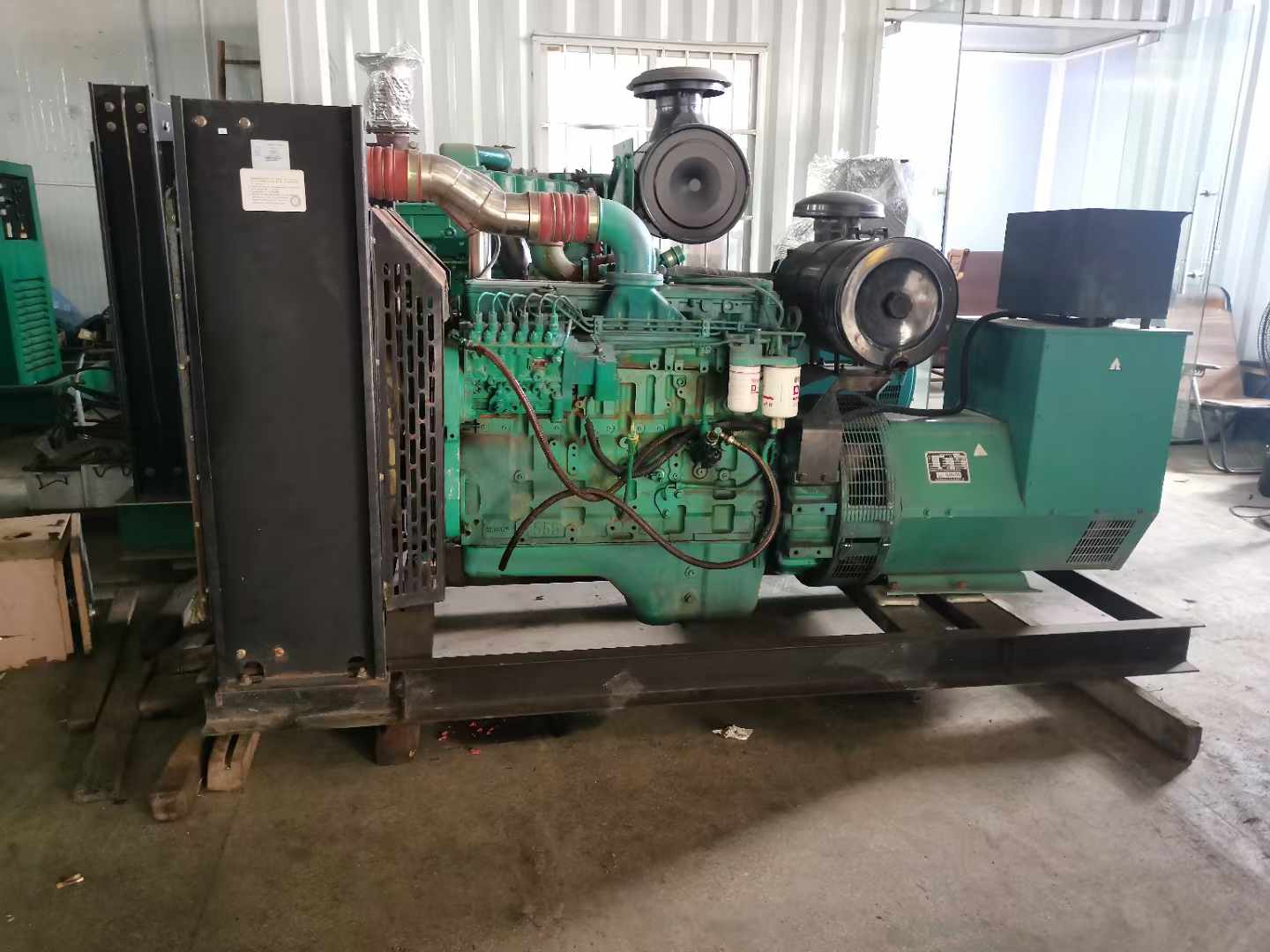 平泉发电机租赁如何确定电缆的承载电流是否在安全范围内？