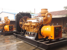 平泉发电机组的频率规格是如何确定的？