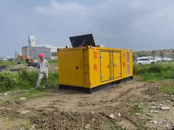 平泉200KW柴油发电机机组每小时的油耗量受哪些因素影响？